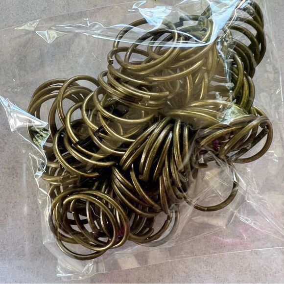 Over 10 Bags of Assorted Jewelry Making Supplies - Picture 8 of 13